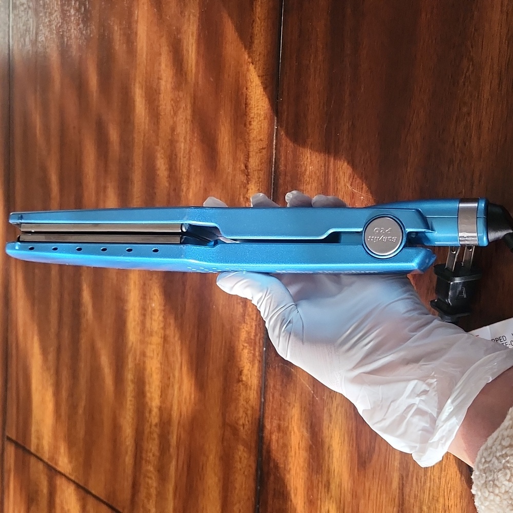 BaByliss Pro Nano Titanium 1 3/4" Ionic Straightener - Picture 10 of 16